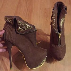 Brown high heel studded  booties sz 8 gold